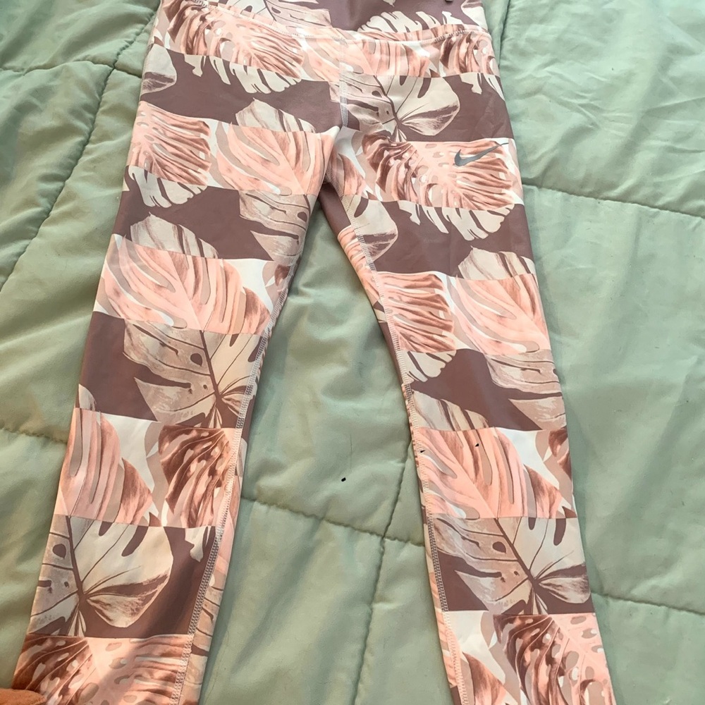 Nike Tropical Print Crop leggings,- Pink and Gray